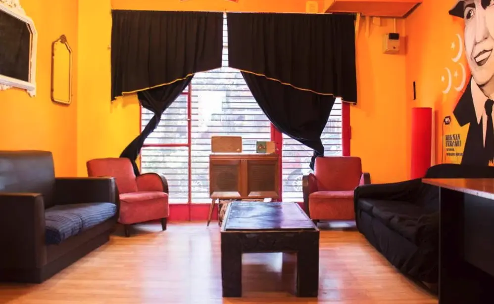 Hostel Play Soho sala de estar