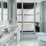 Hotel 1828 Smart baño completo