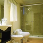 Hotel Bue baño completo