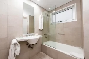 Hotel Bys espejo del baño