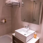 Hotel Dazzler by Wyndham Buenos Aires Polo espejo del baño