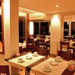 Hotel Flat Bariloche mesas para comer