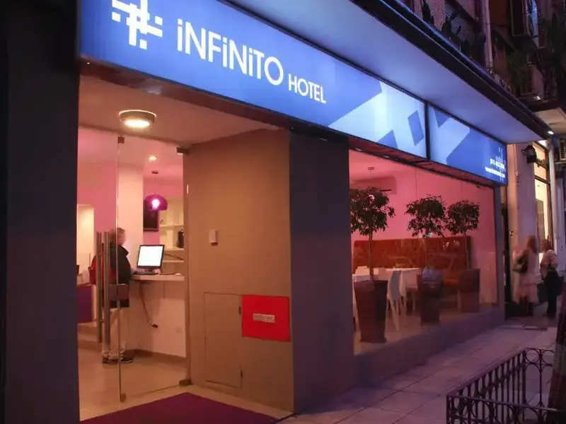 Hotel Infinito