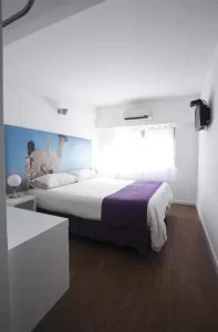Hotel Infinito cama doble