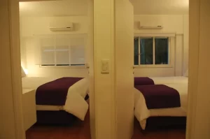 Hotel Infinito cama doble y camas individuales