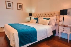 Hotel Miravida Soho cama doble grande