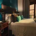 Hotel Miravida Soho cama doble junto a la ventana