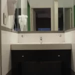 Aparthotel Umbral del Aconcagua espejo del baño