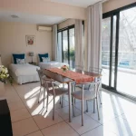 Aparthotel Uvas mesa de comedor