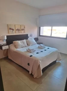 Departamentos Alem 25 cama doble con toallas