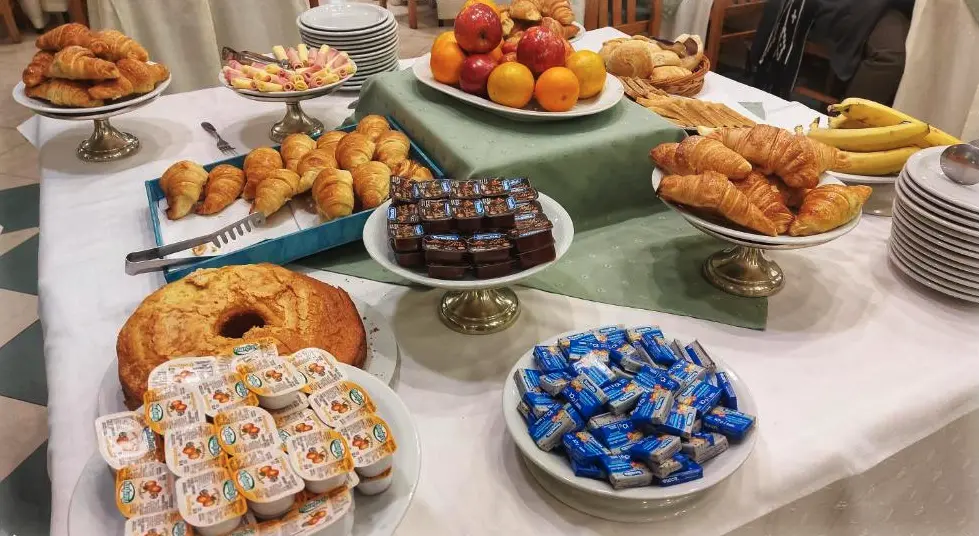 Hotel Ariosto desayuno