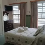 Hotel Balbi cama doble con toallas