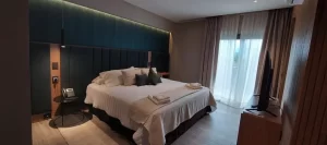 Hotel Fuente Mayor cama doble con toallas