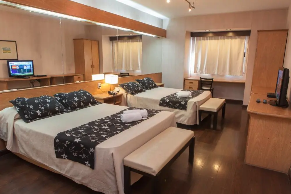 Hotel Hathor camas dobles con toallas