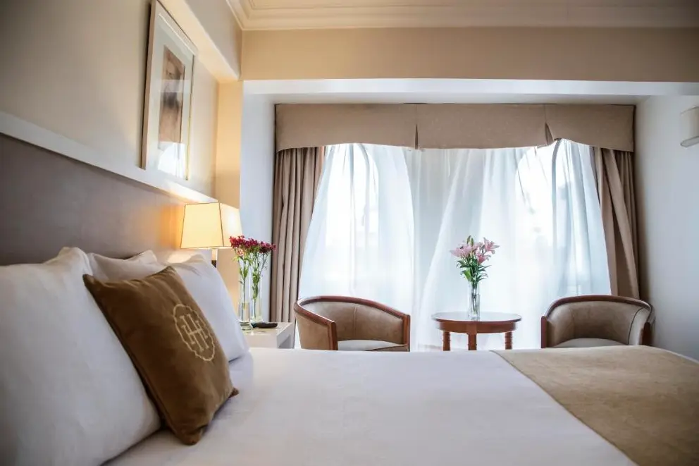 Hotel Huentala cama doble