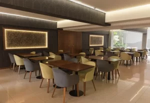 Hotel Urbana Class mesas para comer