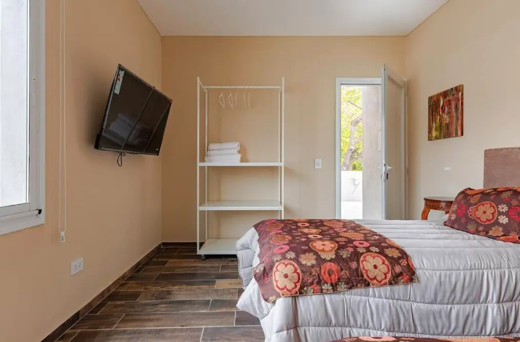 Casa Los Tulipanes tv