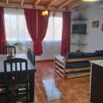 Departamentos Los Nietos mesa de comedor