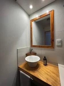 Hostel Mora espejo del baño