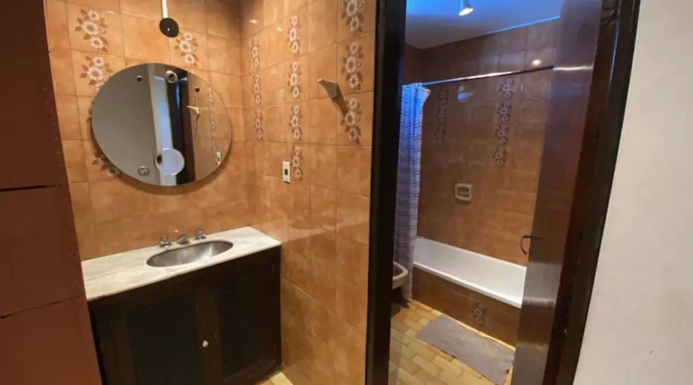 Hostel Open House antebaño